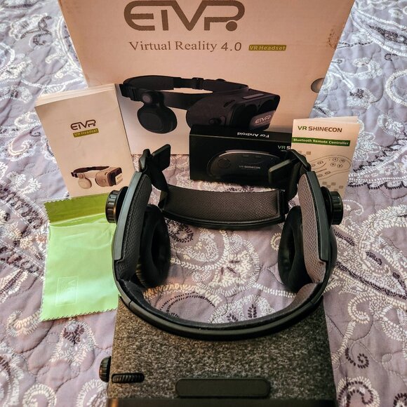 ETVR VIRTUAL REALITY 4.0 VR HEADSET ~ INCLUDES BOX & ALL PARTS ~ USED 1 TIME! - Picture 1 of 3